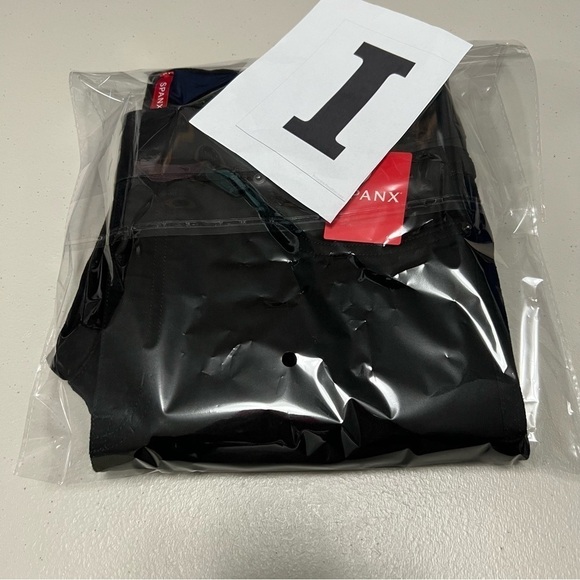 🆕 SPANX Clean Black Skinny Jeans Tall - Picture 12 of 13